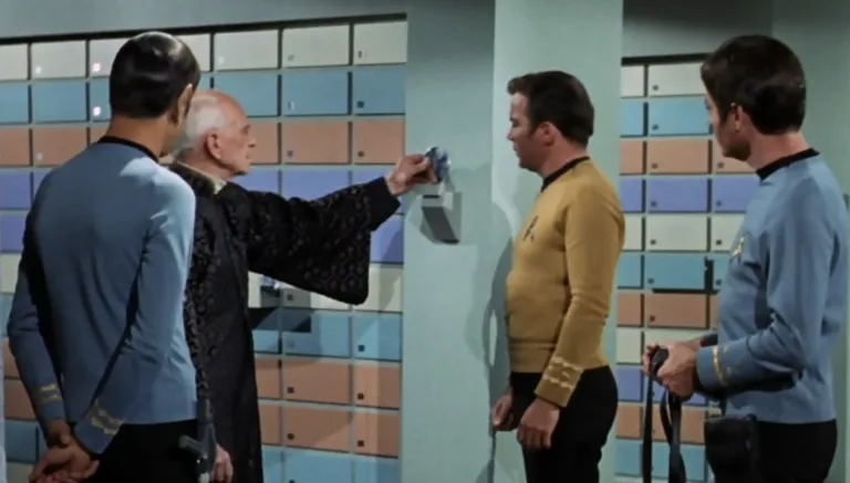 Fev.24. stockage verre star trek S3ep23 le passe